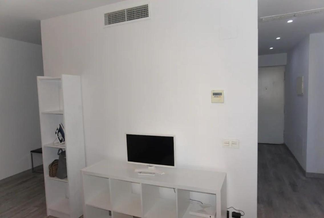 Estudio en Plaza Vara del Rey Madrid Exterior foto